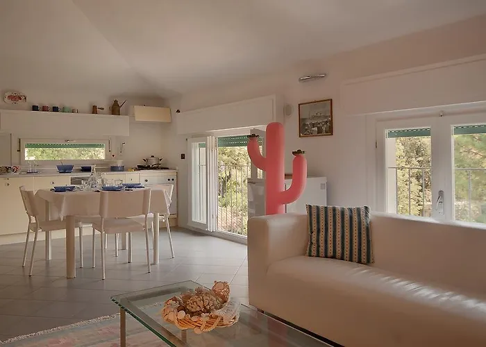 Апартаменти Maestrale 2 Марина-ді-П'єтразанта